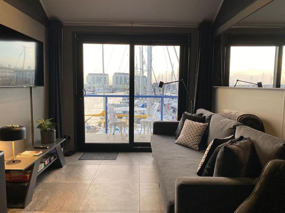 Seascape - Floating Home At Brighton Marina With Free Parking Ngoại thất bức ảnh