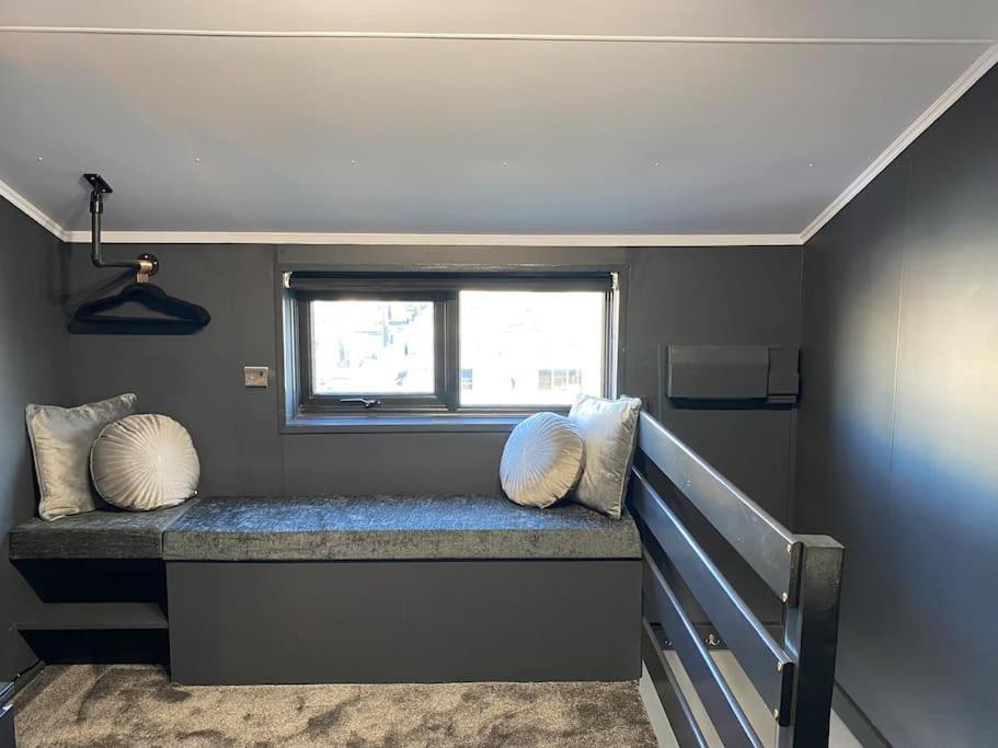 Seascape - Floating Home At Brighton Marina With Free Parking Ngoại thất bức ảnh