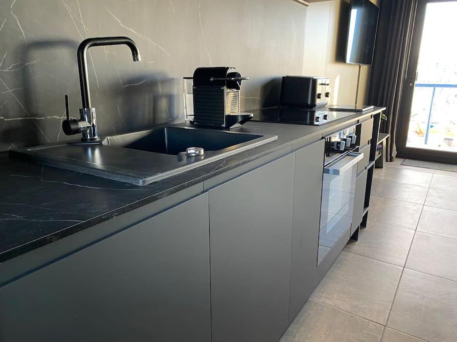 Seascape - Floating Home At Brighton Marina With Free Parking Ngoại thất bức ảnh